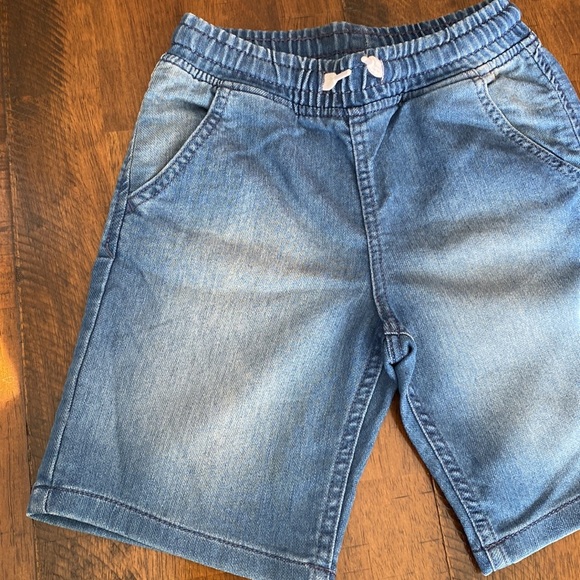 H&M Shorts - Picture 3 of 7